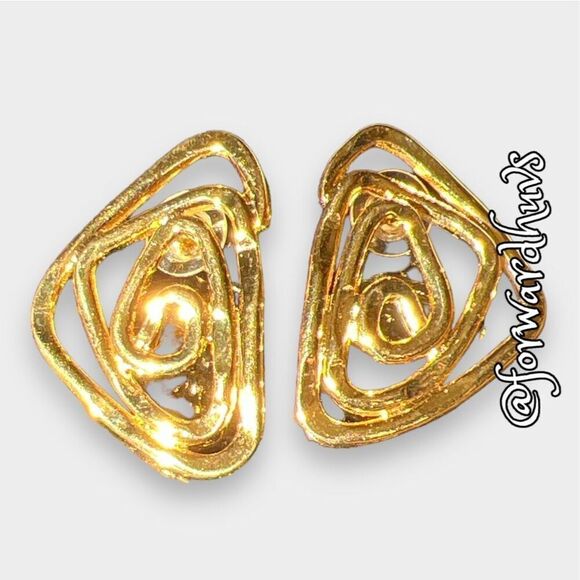 Avon Large Triangular Gold Tone Swirl Earrings - Picture 3 of 8